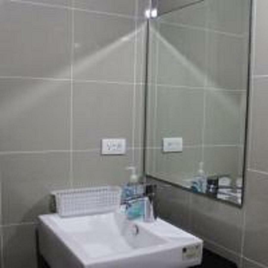 Cubao Manhattanheights Unit 11A Tower B, 2Br Manila Bagian luar foto