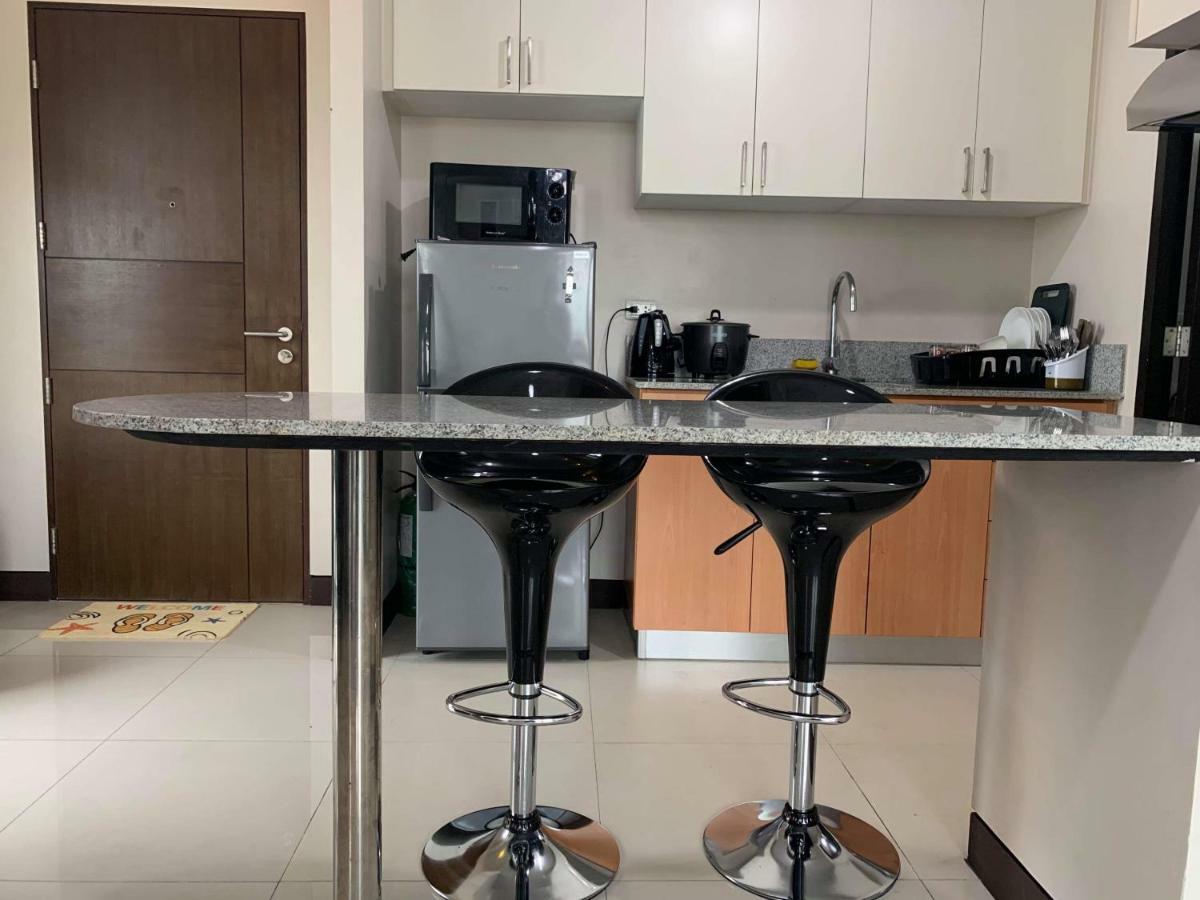 Cubao Manhattanheights Unit 11A Tower B, 2Br Manila Bagian luar foto
