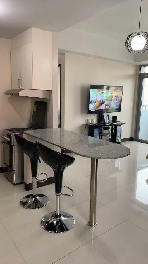 Cubao Manhattanheights Unit 11A Tower B, 2Br Manila Bagian luar foto